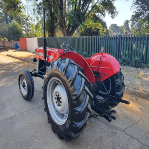 453 (5) Massey Ferguson Tractor 135